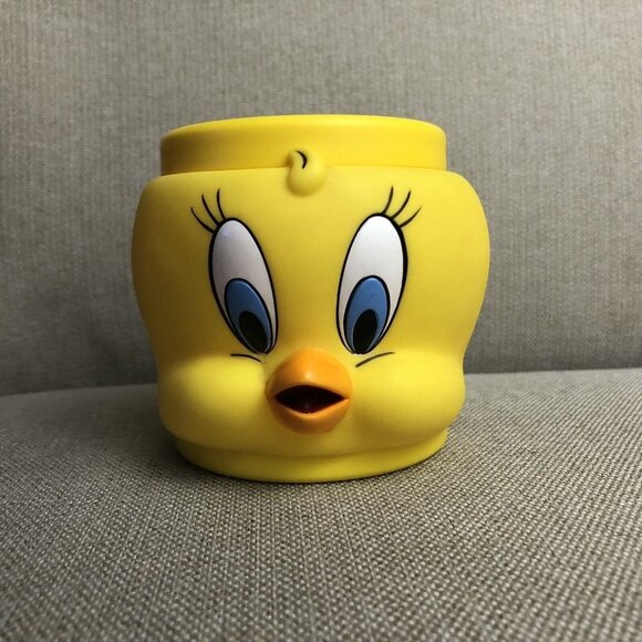 Vintage Looney Tunes Tweety Bird Mug 1992 Warner Bros Plastic Novelty 3D Cup - Picture 2 of 14